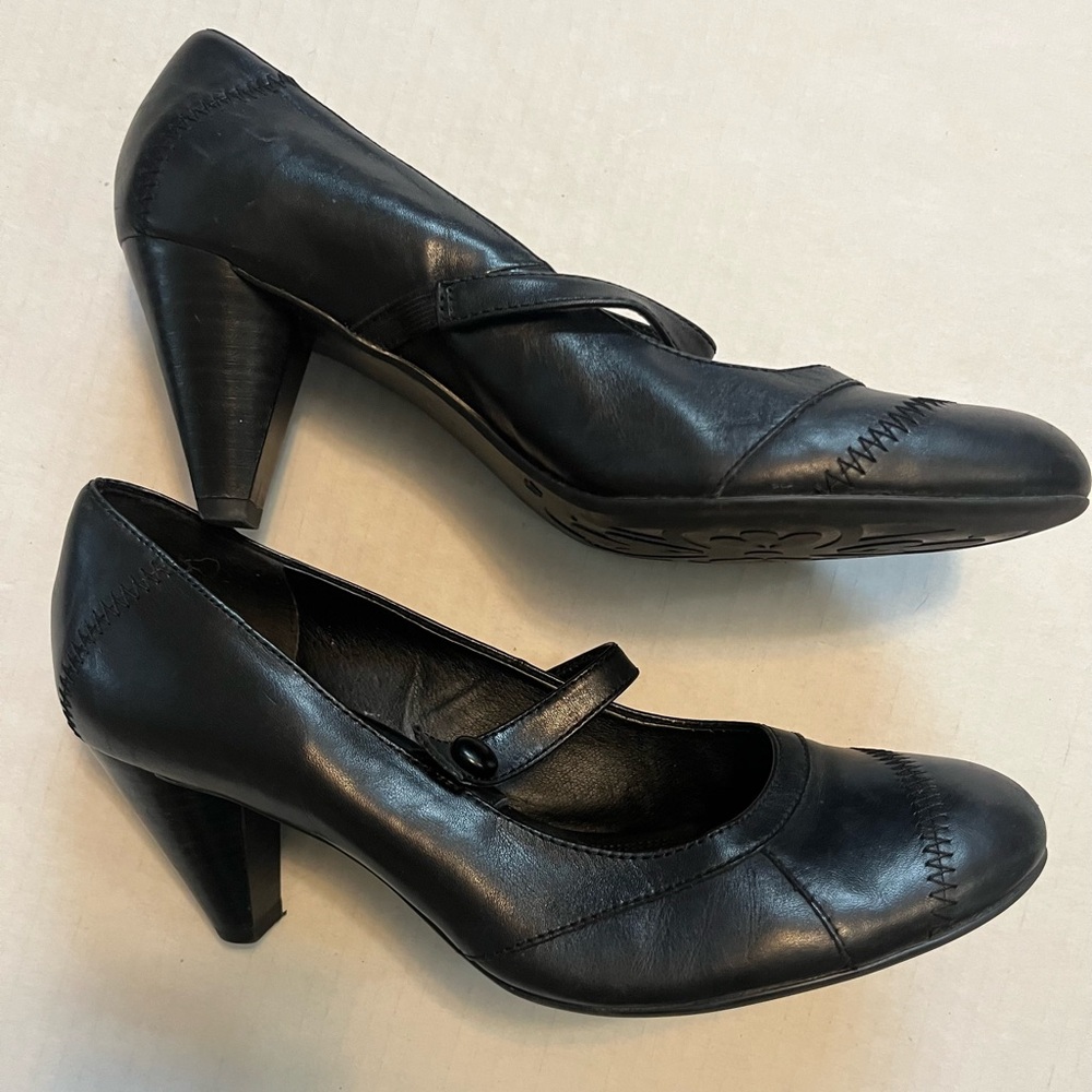 Black Mary Jane Heels